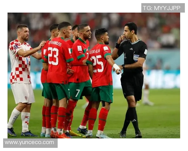 模仿足球球星冲锋姿态展现激情速度与力量的全新运动体验