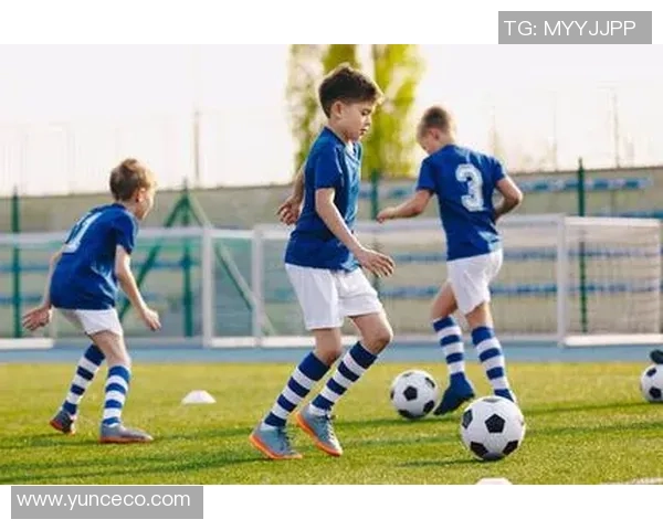 全球最帅年轻足球运动员盘点 颜值与实力并存的未来之星