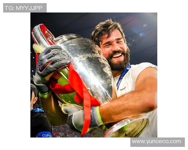 全球最贵足球球星卡价值突破百万美元 创下历史新纪录